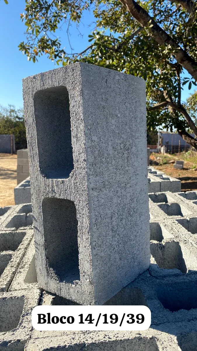 Bloco de concreto 14 por 19 por 39