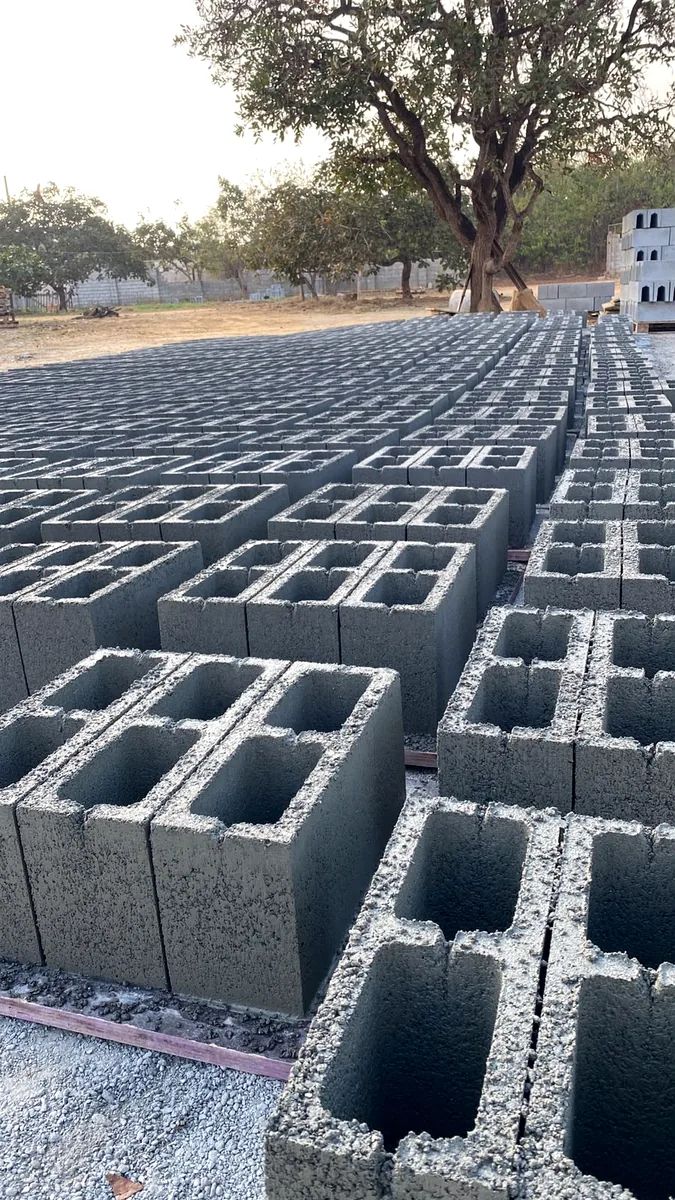 Blocos de concreto em estoque